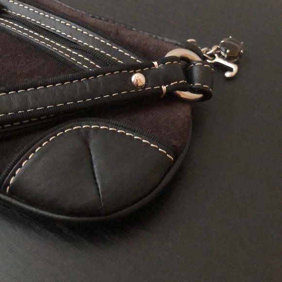 Juicy Couture black wristlet - Picture 3 of 6